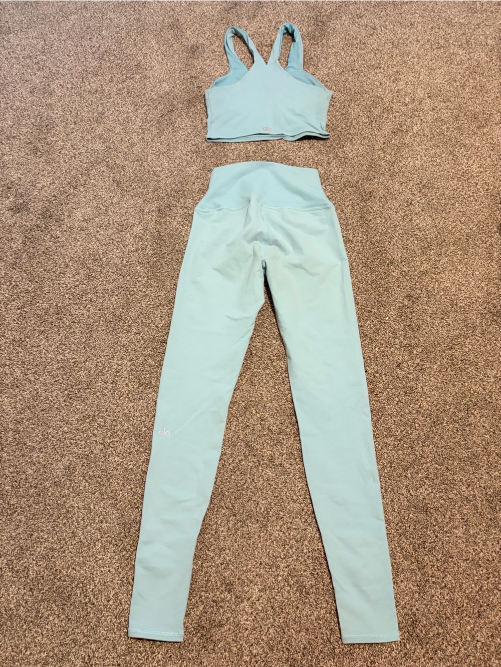 ALO Yoga Powder Blue V-Neck Sports Bra & High-Waist Leggings Set - Picture 5 of 13